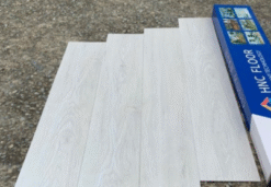 SÀN NHỰA KEO SẴN BÓC DÁN MS05